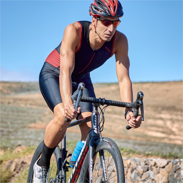 2026 ZONE3 Hommes Activer Trisuit TS23MACT108 - Black / Rouge